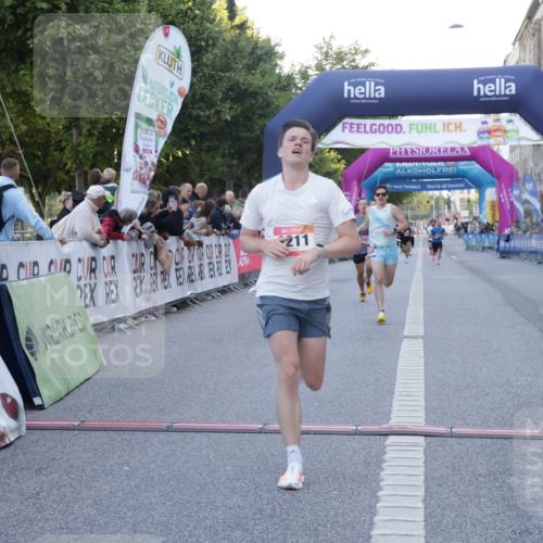 06.09.2026 - CURREX Alsterlauf Yannick Fuchs http://msf.ph/oto/10132156 06.09.2026 09:40:05 Ziel 2211, 3300, 3950, 4079, 4175, 4699, 5925 meine-sportfotos.de