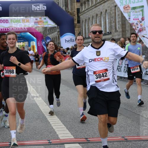 06.09.2026 - CURREX Alsterlauf Strokosch-Dieckow http://msf.ph/oto/10132164 06.09.2026 10:06:01 Ziel 3098, 3842, 3976, 4481, 4736, 4737, 4894, 5070, 5115, 5277, 5556, 5726, 5781, 6045, 6089, 6107, 6121, 6385, 8056, 8143 meine-sportfotos.de