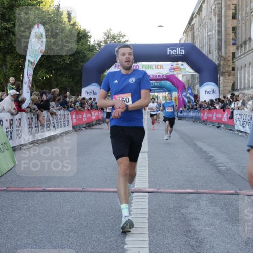 06.09.2026 - CURREX Alsterlauf Yannick Fuchs http://msf.ph/oto/10132219 06.09.2026 09:40:11 Ziel 2211, 2831, 3300, 5150, 5322, 5925, 6026 meine-sportfotos.de