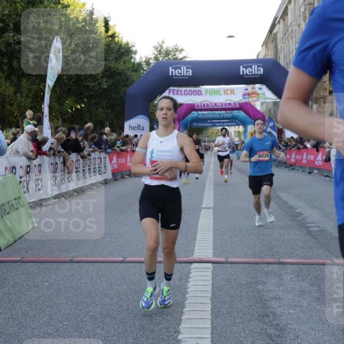 06.09.2026 - CURREX Alsterlauf Yannick Fuchs http://msf.ph/oto/10132255 06.09.2026 09:40:13 Ziel 2211, 2831, 3300, 4569, 5150, 5322, 5399, 5925, 5989, 6026 meine-sportfotos.de