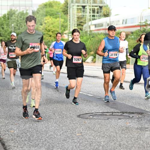 06.09.2026 - CURREX Alsterlauf Dr. Thomas Lammeyer http://msf.ph/oto/10132266 06.09.2026 09:56:15 Laufen 3414, 5823, 969, 5599, 3119, 5267, 3120, 49, 6435 meine-sportfotos.de