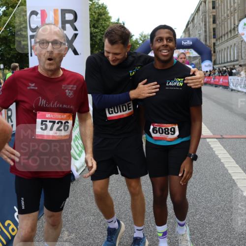 06.09.2026 - CURREX Alsterlauf Strokosch-Dieckow http://msf.ph/oto/10132280 06.09.2026 10:06:05 Ziel 2413, 2457, 2458, 3098, 3842, 3976, 4383, 4679, 4692, 4894, 5174, 5277, 5726, 5781, 6089, 6107, 6385, 8056, 8143, 8161 meine-sportfotos.de