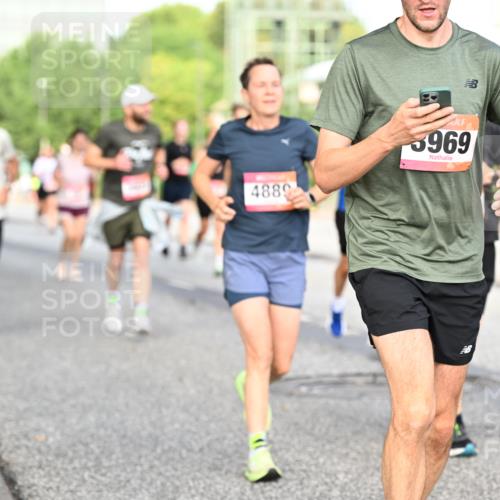 06.09.2026 - CURREX Alsterlauf Dr. Thomas Lammeyer http://msf.ph/oto/10132283 06.09.2026 09:56:17 Laufen 4889, 5969 meine-sportfotos.de