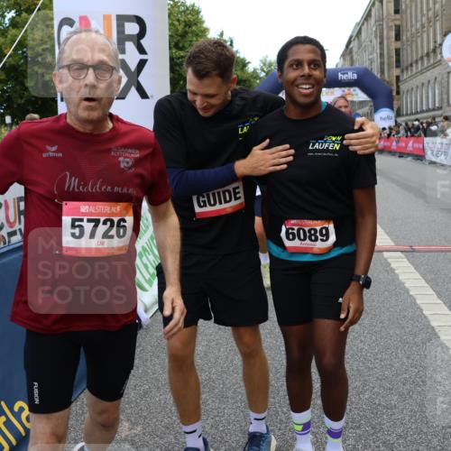 06.09.2026 - CURREX Alsterlauf Strokosch-Dieckow http://msf.ph/oto/10132288 06.09.2026 10:06:05 Ziel 2413, 2457, 2458, 3098, 3842, 3976, 4383, 4679, 4692, 4894, 5174, 5277, 5726, 5781, 6089, 6107, 6385, 8056, 8143, 8161 meine-sportfotos.de