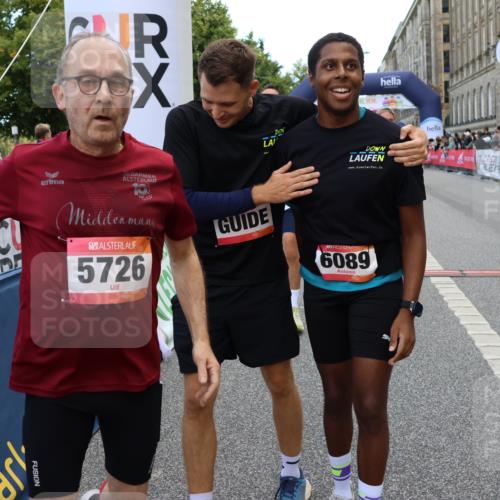 06.09.2026 - CURREX Alsterlauf Strokosch-Dieckow http://msf.ph/oto/10132295 06.09.2026 10:06:05 Ziel 2413, 2457, 2458, 3098, 3842, 3976, 4383, 4679, 4692, 4894, 5174, 5277, 5726, 5781, 6089, 6107, 6385, 8056, 8143, 8161 meine-sportfotos.de
