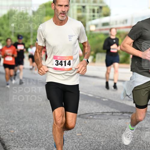 06.09.2026 - CURREX Alsterlauf Dr. Thomas Lammeyer http://msf.ph/oto/10132308 06.09.2026 09:56:20 Laufen 3414, 5823 meine-sportfotos.de