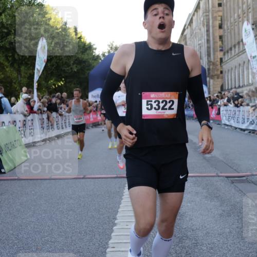 06.09.2026 - CURREX Alsterlauf Yannick Fuchs http://msf.ph/oto/10132339 06.09.2026 09:40:16 Ziel 2299, 2831, 3300, 4569, 5150, 5302, 5322, 5399, 5783, 5828, 5925, 5989, 6026, 6222 meine-sportfotos.de
