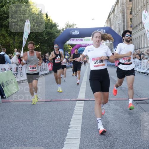 06.09.2026 - CURREX Alsterlauf Yannick Fuchs http://msf.ph/oto/10132360 06.09.2026 09:40:17 Ziel 2299, 2831, 4569, 4636, 5150, 5302, 5322, 5399, 5783, 5828, 5925, 5989, 6026, 6222 meine-sportfotos.de