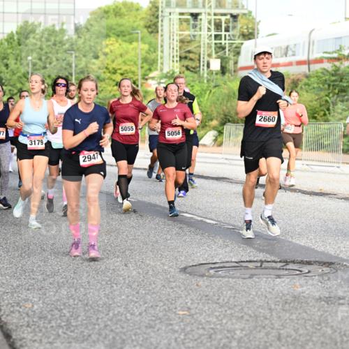 06.09.2026 - CURREX Alsterlauf Dr. Thomas Lammeyer http://msf.ph/oto/10132370 06.09.2026 09:56:26 Laufen 8212, 5377, 3179, 2947, 5055, 5056, 2660, 082, 2676 meine-sportfotos.de