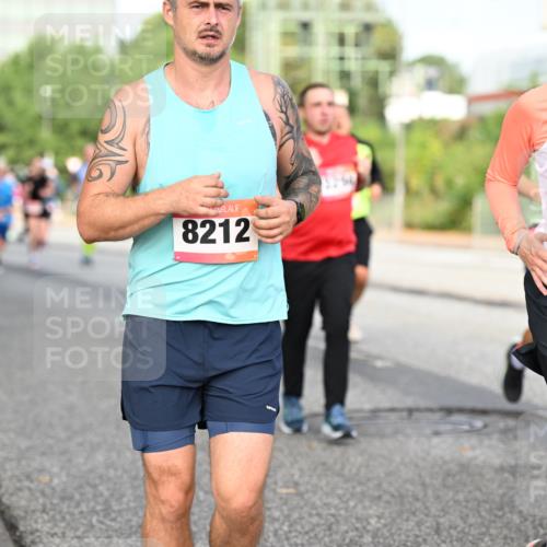 06.09.2026 - CURREX Alsterlauf Dr. Thomas Lammeyer http://msf.ph/oto/10132419 06.09.2026 09:56:30 Laufen 8212, 5536 meine-sportfotos.de