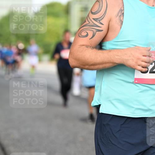 06.09.2026 - CURREX Alsterlauf Dr. Thomas Lammeyer http://msf.ph/oto/10132429 06.09.2026 09:56:31 Laufen 212 meine-sportfotos.de