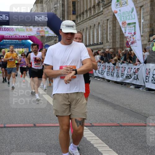 06.09.2026 - CURREX Alsterlauf Strokosch-Dieckow http://msf.ph/oto/10132485 06.09.2026 09:53:28 Ziel 2460, 2536, 2554, 2561, 2666, 2766, 3065, 3205, 3395, 3396, 3531, 3953, 4620, 4749, 4808, 4945, 4980, 5029, 5133, 5546, 5822, 5839, 8006 meine-sportfotos.de