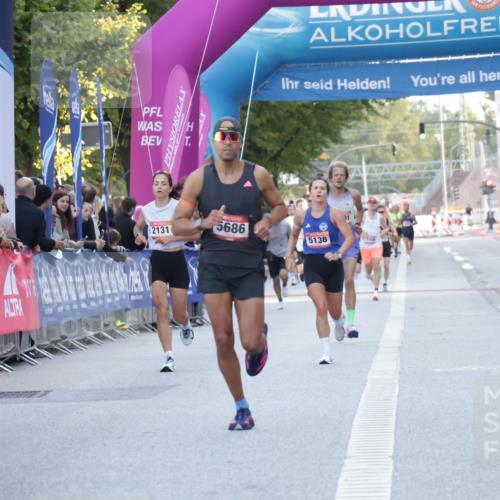 06.09.2026 - CURREX Alsterlauf Yannick Fuchs http://msf.ph/oto/10132497 06.09.2026 09:40:28 Ziel 3990, 4636, 5828, 5852 meine-sportfotos.de