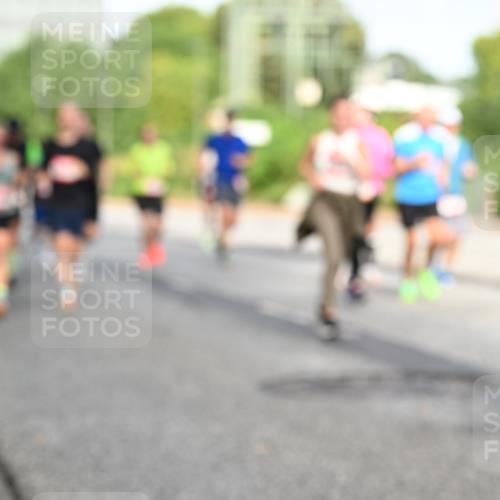 06.09.2026 - CURREX Alsterlauf Dr. Thomas Lammeyer http://msf.ph/oto/10132499 06.09.2026 09:56:39 Laufen  meine-sportfotos.de