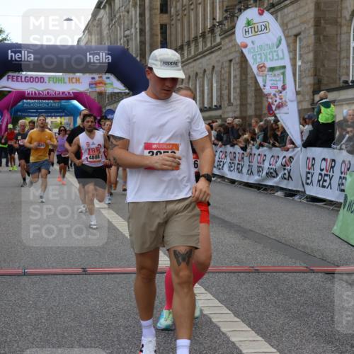 06.09.2026 - CURREX Alsterlauf Strokosch-Dieckow http://msf.ph/oto/10132502 06.09.2026 09:53:28 Ziel 2460, 2536, 2554, 2561, 2666, 2766, 3065, 3205, 3395, 3396, 3531, 3953, 4620, 4749, 4808, 4945, 4980, 5029, 5133, 5546, 5822, 5839, 8006 meine-sportfotos.de
