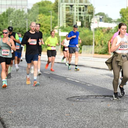 06.09.2026 - CURREX Alsterlauf Dr. Thomas Lammeyer http://msf.ph/oto/10132507 06.09.2026 09:56:40 Laufen 3506, 112, 507, 3262, 3262, 238 meine-sportfotos.de