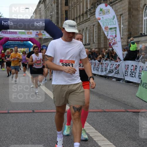 06.09.2026 - CURREX Alsterlauf Strokosch-Dieckow http://msf.ph/oto/10132508 06.09.2026 09:53:28 Ziel 2460, 2536, 2554, 2561, 2666, 2766, 3065, 3205, 3395, 3396, 3531, 3953, 4620, 4749, 4808, 4945, 4980, 5029, 5133, 5546, 5822, 5839, 8006 meine-sportfotos.de