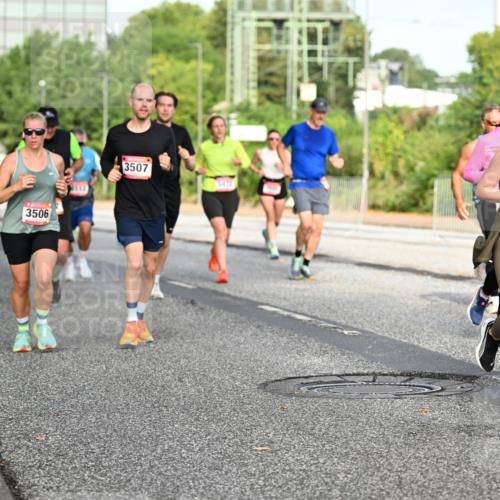 06.09.2026 - CURREX Alsterlauf Dr. Thomas Lammeyer http://msf.ph/oto/10132511 06.09.2026 09:56:41 Laufen 3506, 2112, 3507, 3262, 3262, 2528 meine-sportfotos.de