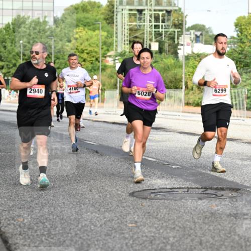 06.09.2026 - CURREX Alsterlauf Dr. Thomas Lammeyer http://msf.ph/oto/10132569 06.09.2026 09:56:47 Laufen 2940, 2856, 4180, 6299, 6028, 8008 meine-sportfotos.de