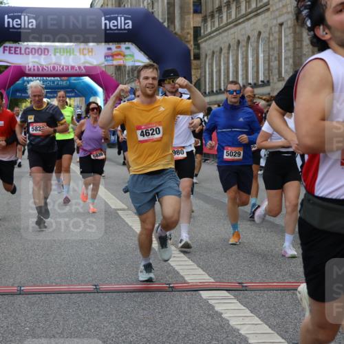 06.09.2026 - CURREX Alsterlauf Strokosch-Dieckow http://msf.ph/oto/10132582 06.09.2026 09:53:31 Ziel 2536, 2561, 2666, 2766, 2782, 3205, 3531, 3953, 4572, 4620, 4749, 4808, 4937, 4945, 4980, 5029, 5133, 5236, 5546, 5656, 5822, 5839, 6372, 6455, 8006, 8133, 8135 meine-sportfotos.de