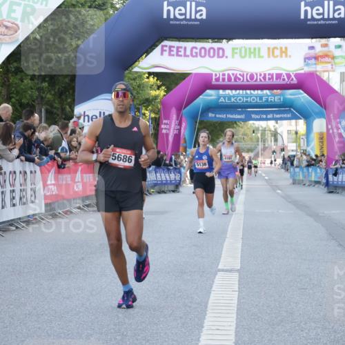 06.09.2026 - CURREX Alsterlauf Yannick Fuchs http://msf.ph/oto/10132583 06.09.2026 09:40:32 Ziel 5138, 5686, 5852 meine-sportfotos.de