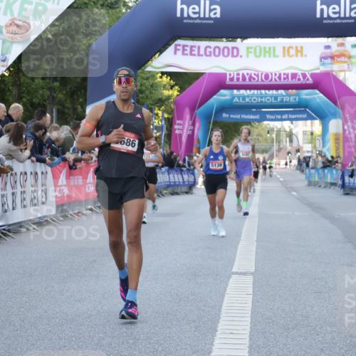 06.09.2026 - CURREX Alsterlauf Yannick Fuchs http://msf.ph/oto/10132589 06.09.2026 09:40:32 Ziel 5138, 5686, 5852 meine-sportfotos.de