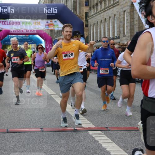 06.09.2026 - CURREX Alsterlauf Strokosch-Dieckow http://msf.ph/oto/10132592 06.09.2026 09:53:31 Ziel 2536, 2561, 2666, 2766, 2782, 3205, 3531, 3953, 4572, 4620, 4749, 4808, 4937, 4945, 4980, 5029, 5133, 5236, 5546, 5656, 5822, 5839, 6372, 6455, 8006, 8133, 8135 meine-sportfotos.de