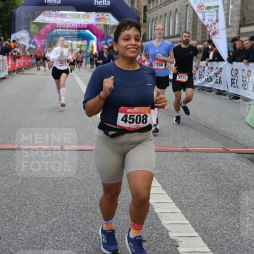 06.09.2026 - CURREX Alsterlauf Strokosch-Dieckow http://msf.ph/oto/10132665 06.09.2026 10:06:28 Ziel 2266, 2541, 2625, 2863, 3736, 3772, 3942, 3947, 4508, 4650, 4819, 5181, 5600, 8183 meine-sportfotos.de