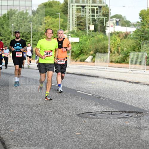 06.09.2026 - CURREX Alsterlauf Dr. Thomas Lammeyer http://msf.ph/oto/10132680 06.09.2026 09:56:58 Laufen 6291, 6258, 2671, 4296, 2 meine-sportfotos.de