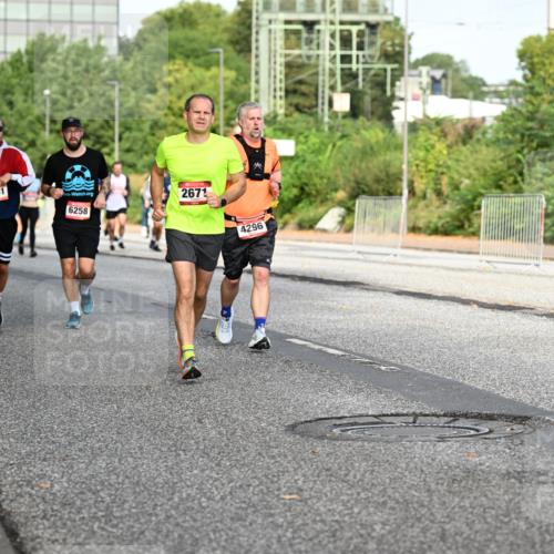 06.09.2026 - CURREX Alsterlauf Dr. Thomas Lammeyer http://msf.ph/oto/10132683 06.09.2026 09:56:58 Laufen 6291, 6258, 2671, 4296 meine-sportfotos.de