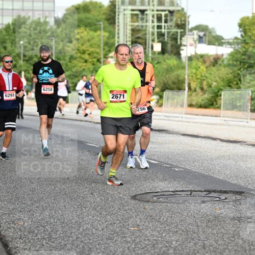 06.09.2026 - CURREX Alsterlauf Dr. Thomas Lammeyer http://msf.ph/oto/10132689 06.09.2026 09:56:59 Laufen 6291, 6258, 2671, 296 meine-sportfotos.de