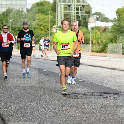 06.09.2026 - CURREX Alsterlauf Dr. Thomas Lammeyer http://msf.ph/oto/10132694 06.09.2026 09:56:59 Laufen 6291, 6258, 2671, 296 meine-sportfotos.de