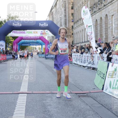 06.09.2026 - CURREX Alsterlauf Yannick Fuchs http://msf.ph/oto/10132713 06.09.2026 09:40:37 Ziel 2131, 5138, 5686, 8191 meine-sportfotos.de