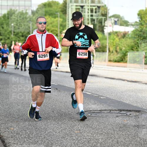 06.09.2026 - CURREX Alsterlauf Dr. Thomas Lammeyer http://msf.ph/oto/10132714 06.09.2026 09:57:01 Laufen 6291, 6258 meine-sportfotos.de