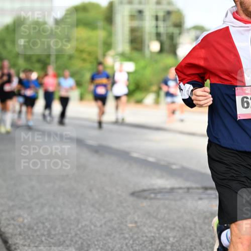 06.09.2026 - CURREX Alsterlauf Dr. Thomas Lammeyer http://msf.ph/oto/10132732 06.09.2026 09:57:03 Laufen 6291 meine-sportfotos.de