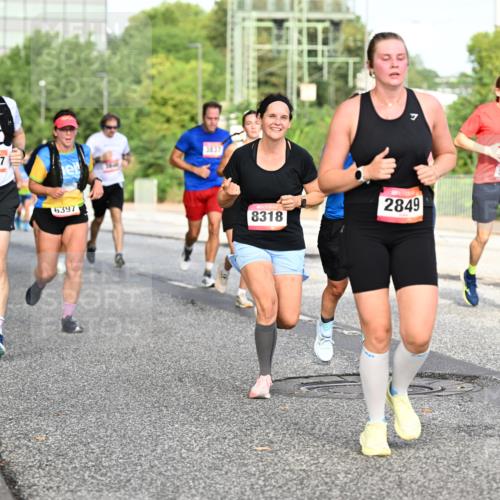 06.09.2026 - CURREX Alsterlauf Dr. Thomas Lammeyer http://msf.ph/oto/10132793 06.09.2026 09:57:09 Laufen 6187, 6397, 3837, 7, 8318, 2849, 5738, 3820 meine-sportfotos.de