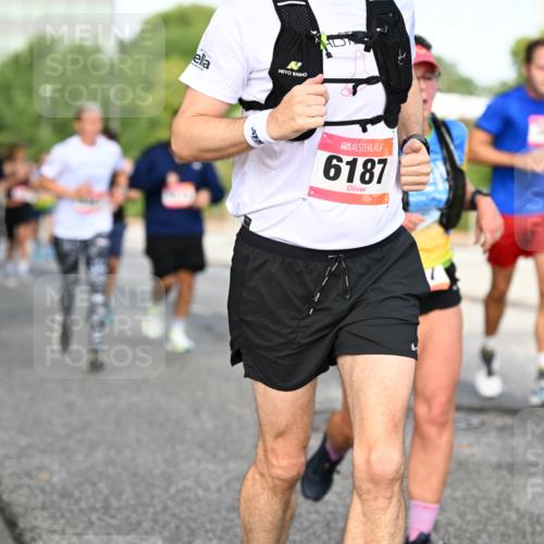 06.09.2026 - CURREX Alsterlauf Dr. Thomas Lammeyer http://msf.ph/oto/10132825 06.09.2026 09:57:12 Laufen 6187 meine-sportfotos.de