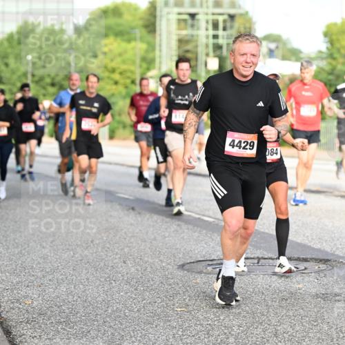 06.09.2026 - CURREX Alsterlauf Dr. Thomas Lammeyer http://msf.ph/oto/10132914 06.09.2026 09:57:21 Laufen 4429, 084 meine-sportfotos.de