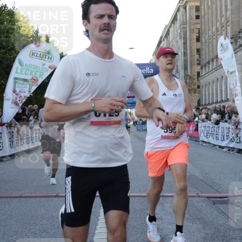 06.09.2026 - CURREX Alsterlauf Yannick Fuchs http://msf.ph/oto/10132918 06.09.2026 09:40:45 Ziel 2131, 4807, 5956, 6129, 6196, 6295, 8191 meine-sportfotos.de