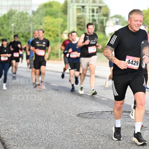 06.09.2026 - CURREX Alsterlauf Dr. Thomas Lammeyer http://msf.ph/oto/10132920 06.09.2026 09:57:21 Laufen 4429 meine-sportfotos.de