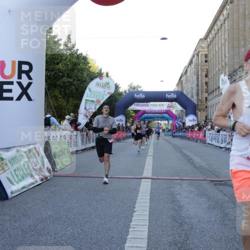 06.09.2026 - CURREX Alsterlauf Yannick Fuchs http://msf.ph/oto/10132925 06.09.2026 09:40:45 Ziel 2131, 4807, 5956, 6129, 6196, 6295, 8191 meine-sportfotos.de