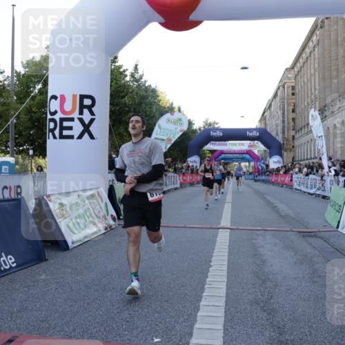 06.09.2026 - CURREX Alsterlauf Yannick Fuchs http://msf.ph/oto/10132948 06.09.2026 09:40:46 Ziel 2131, 4807, 5343, 5768, 5956, 6129, 6196, 6295 meine-sportfotos.de