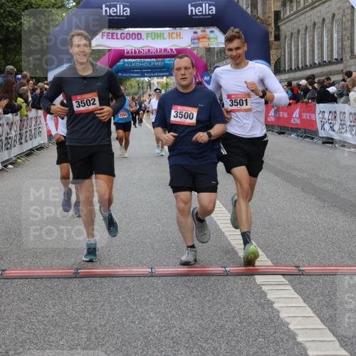 06.09.2026 - CURREX Alsterlauf Strokosch-Dieckow http://msf.ph/oto/10133011 06.09.2026 10:06:50 Ziel 2270, 2428, 2745, 2934, 3142, 3143, 3500, 3501, 3502, 3537, 3675, 3855, 4347, 5143, 5167, 5471, 6275, 6285, 8017 meine-sportfotos.de