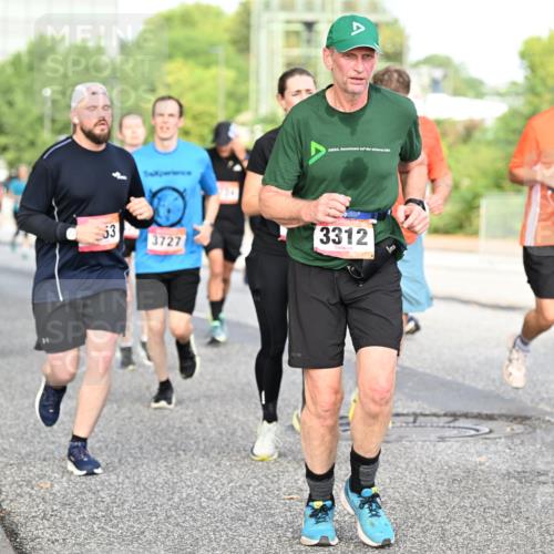 06.09.2026 - CURREX Alsterlauf Dr. Thomas Lammeyer http://msf.ph/oto/10133016 06.09.2026 09:57:31 Laufen 2117, 53, 3727, 3312, 4628 meine-sportfotos.de