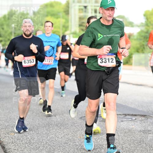 06.09.2026 - CURREX Alsterlauf Dr. Thomas Lammeyer http://msf.ph/oto/10133017 06.09.2026 09:57:31 Laufen 6353, 3727, 3312, 2977 meine-sportfotos.de
