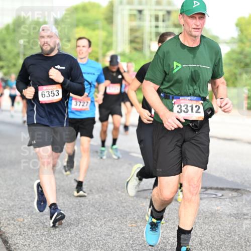 06.09.2026 - CURREX Alsterlauf Dr. Thomas Lammeyer http://msf.ph/oto/10133018 06.09.2026 09:57:31 Laufen 6353, 3727, 3312, 2977 meine-sportfotos.de