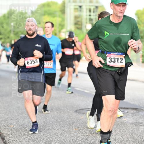 06.09.2026 - CURREX Alsterlauf Dr. Thomas Lammeyer http://msf.ph/oto/10133019 06.09.2026 09:57:31 Laufen 6353, 727, 3312, 977 meine-sportfotos.de