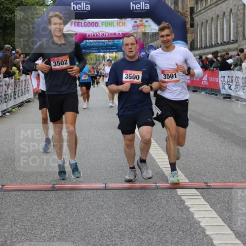 06.09.2026 - CURREX Alsterlauf Strokosch-Dieckow http://msf.ph/oto/10133023 06.09.2026 10:06:50 Ziel 2270, 2428, 2745, 2934, 3142, 3143, 3500, 3501, 3502, 3537, 3675, 3855, 4347, 5143, 5167, 5471, 6275, 6285, 8017 meine-sportfotos.de