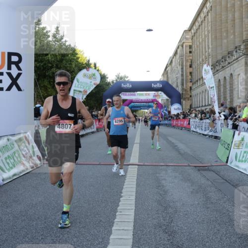 06.09.2026 - CURREX Alsterlauf Yannick Fuchs http://msf.ph/oto/10133049 06.09.2026 09:40:49 Ziel 3786, 4807, 5343, 5768, 5954, 5956, 6129, 6196, 6295 meine-sportfotos.de
