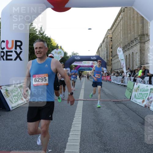 06.09.2026 - CURREX Alsterlauf Yannick Fuchs http://msf.ph/oto/10133115 06.09.2026 09:40:50 Ziel 3786, 4807, 5343, 5768, 5954, 5956, 6129, 6196, 6295 meine-sportfotos.de